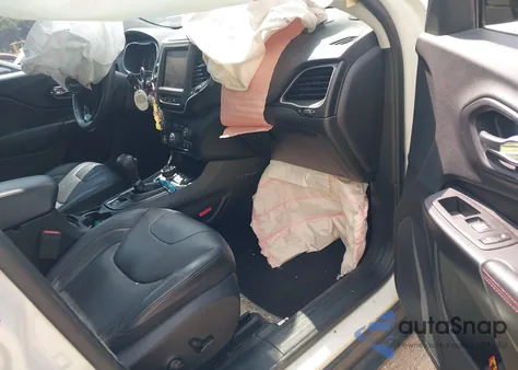 2019 Jeep Cherokee Trailhawk Elite 4X4 from USA, damaged, VIN 1C4PJMBX8KD140435